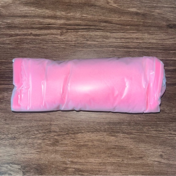 BRAND NEW Reusable Makeup Eraser - Picture 4 of 5